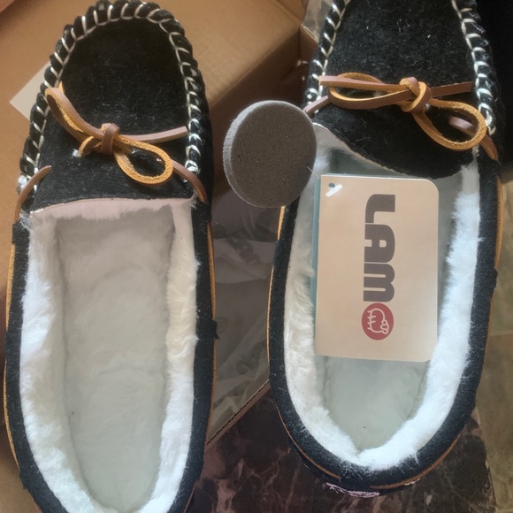 Shoes - Picture 1 of 4